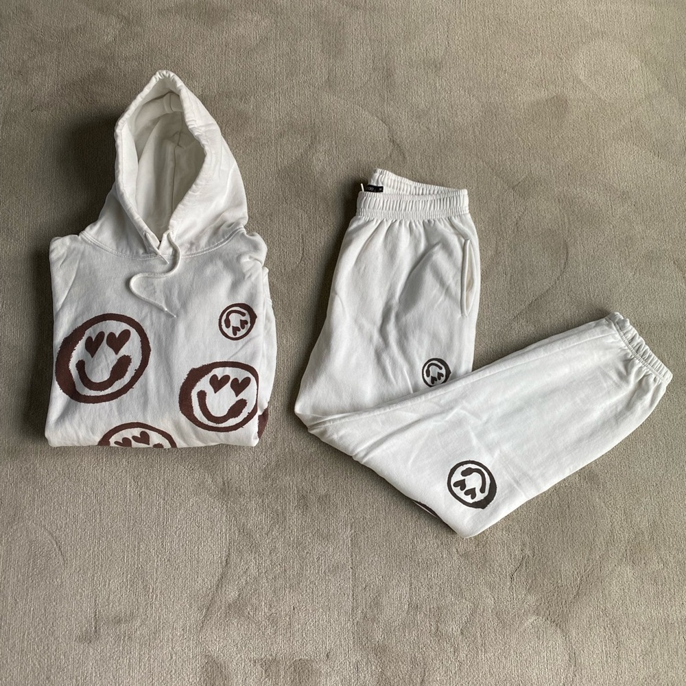 Boohoo heart face sweat set